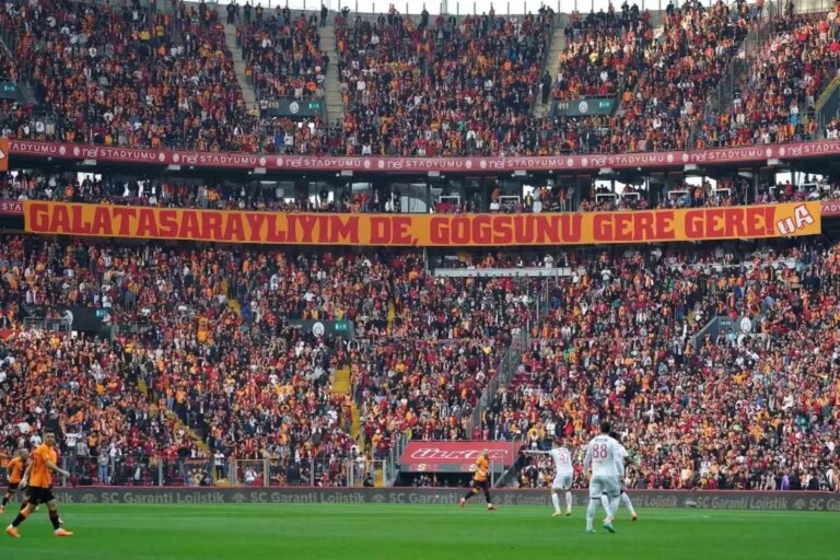 galatasaraydan-taraftarini-havalara-ucuracak-bir-bomba-transfer-daha-peSTUz36.jpg