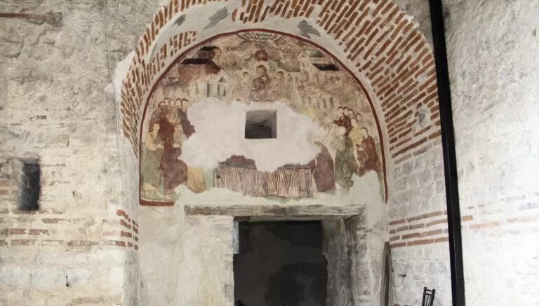 700-yillik-kilise-restore-edildi-bWfSNzET.jpg