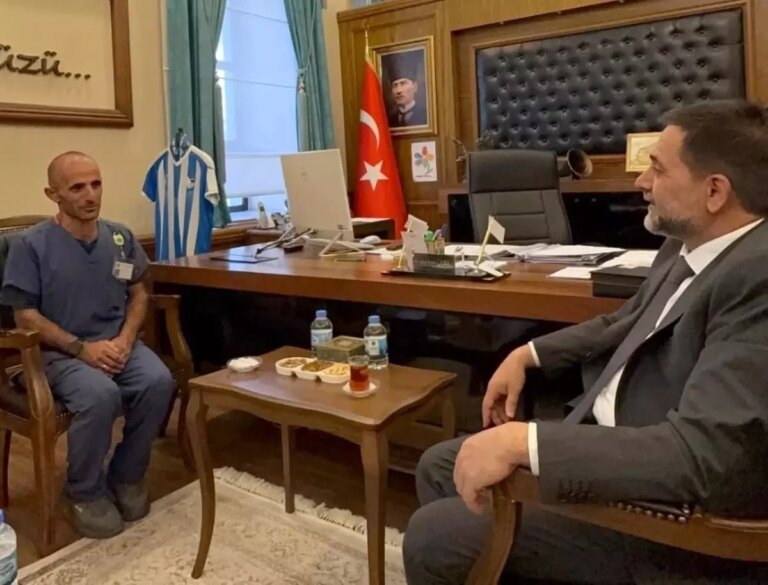 fenomen-coban-sahin-durlu-belediye-baskanini-ziyaret-etti-qAMmsYEK.jpg