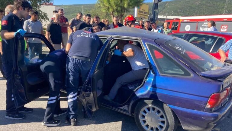 muglada-araclar-birbirine-girdi-trafik-isiklari-arizalandi-iddiasi-CzB2GAqJ.jpg