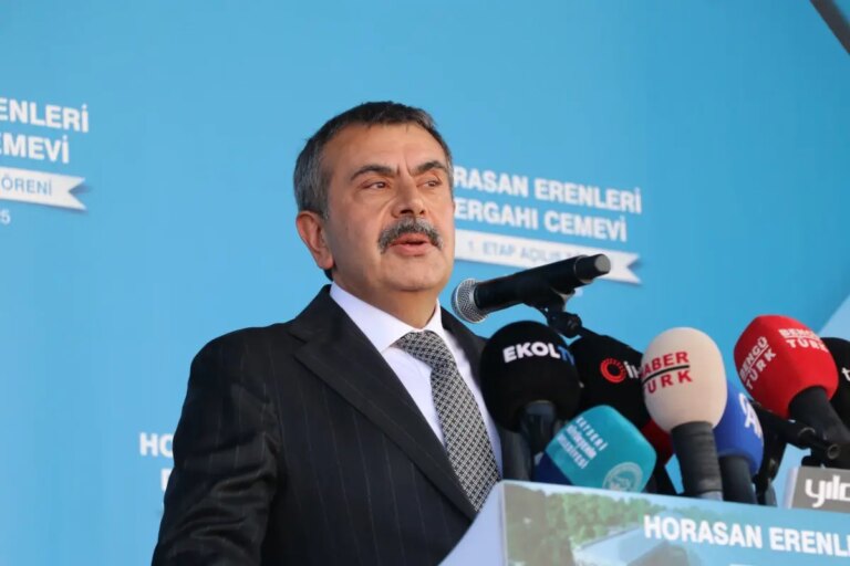 bakan-tekin-bahceli-milli-birlik-ve-beraberligimizin-bir-sigortasi-yFeE1rsS.jpg