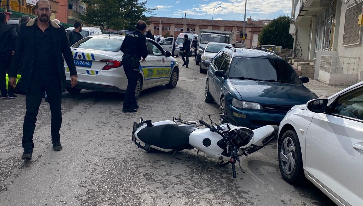 dur ihtarina uymadi 2 polis yaralandi swz5Mg9H.jpg