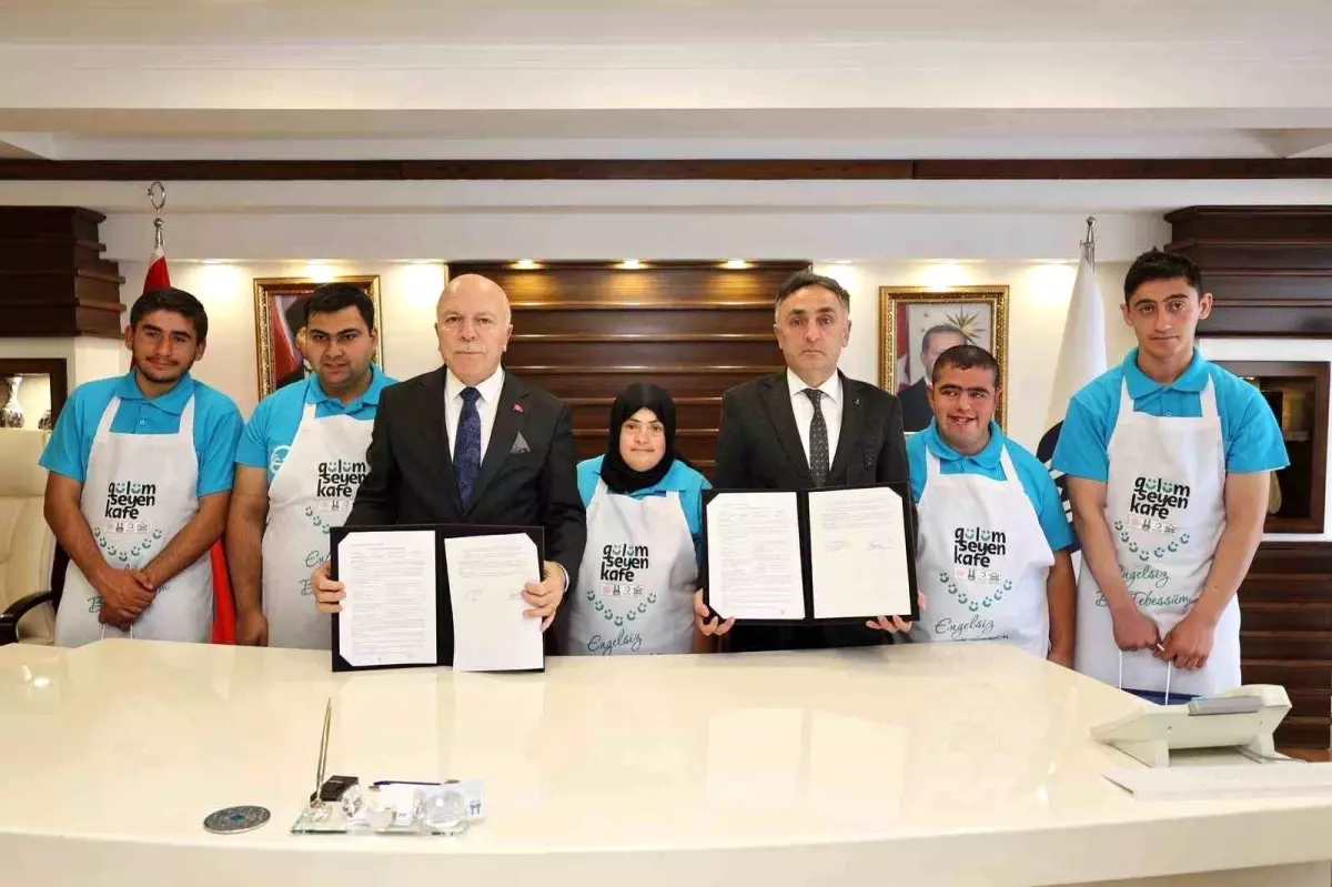 engelli bireylerin istihdami icin yeni proje gulumseyen kafe acildi lP3EW6pw.jpg