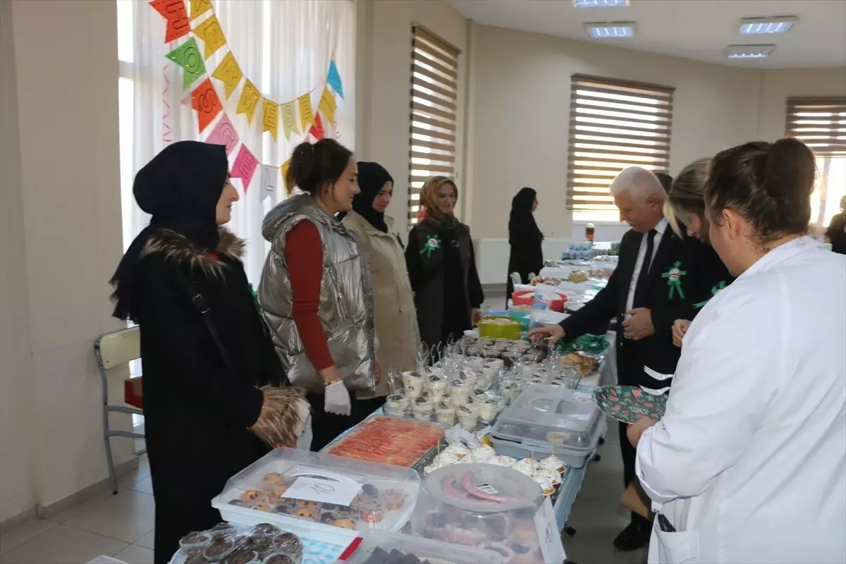 ihtiyac sahibi ogrencilere kermes TivxFzpZ.jpg