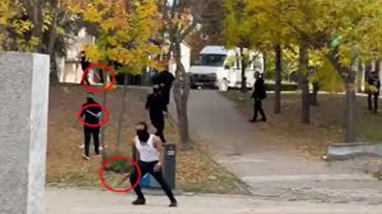 once saldiriya ugradilar sonra gozaltina alindilar hacettepeli ogrenciler serbest birakildi UcEuiUt4.jpg