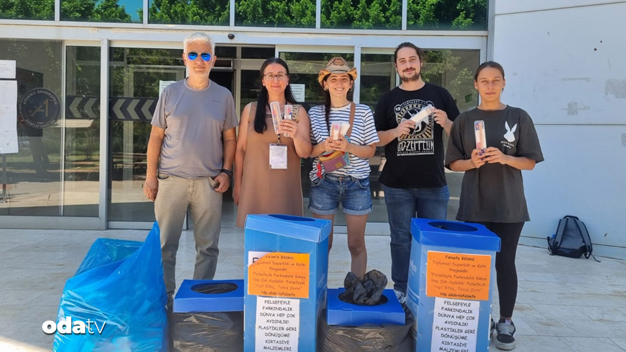 sinav kalemlerini cope gitmekten kurtarip 15 bin cocugu mutlu ettiler MGqJAcPh.jpg