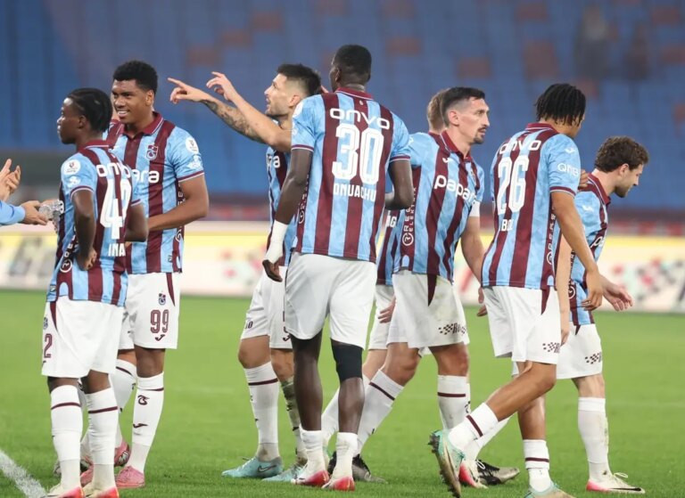 trabzonsporda-7-farkli-ilk-11-ile-baslayan-sezon-lS5Lcjx7.jpg