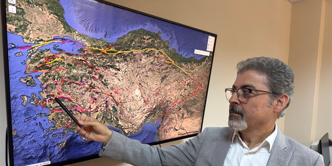 uzmanindan uyari bati anadoluda 200 fay kirilmayi bekliyor GpQ5y2Sv.jpg