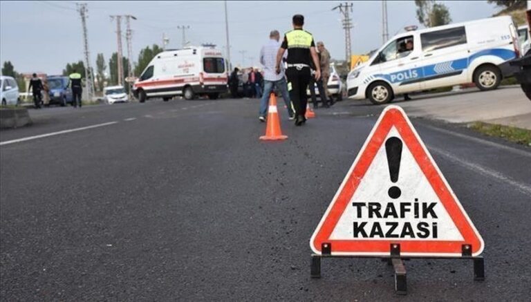 yuksekovada otomobil dereye uctu dort yarali CZNcy9Jg.jpg