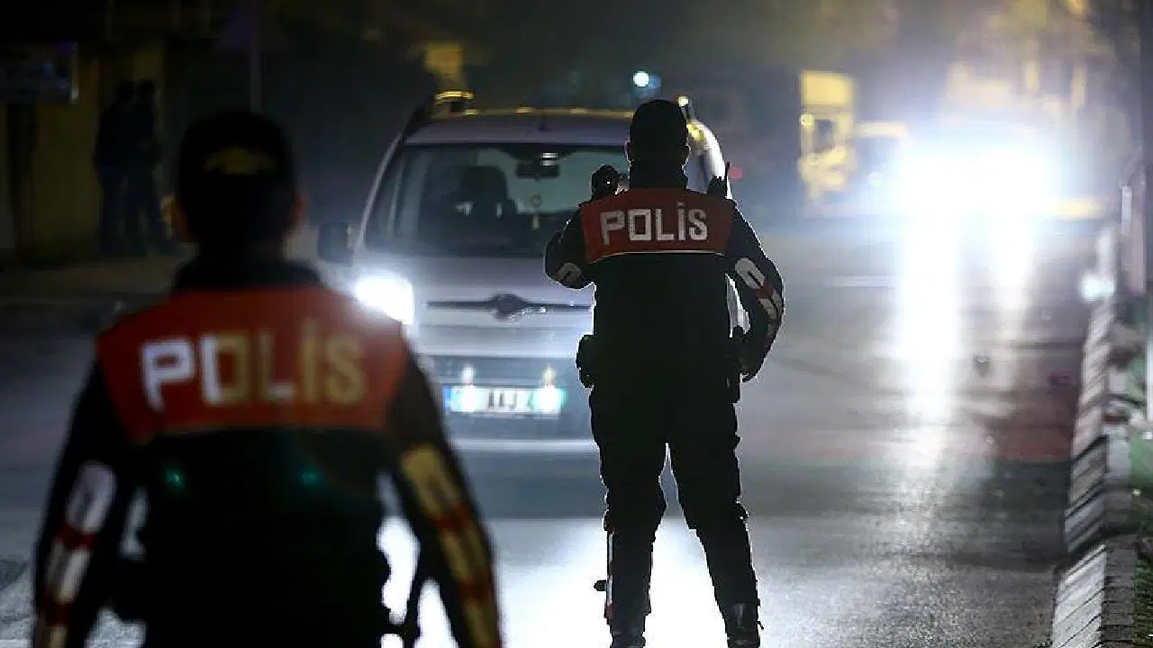 istanbulda huzur operasyonu bini askin kisi gozaltina alindi bO8BTRR9.jpg