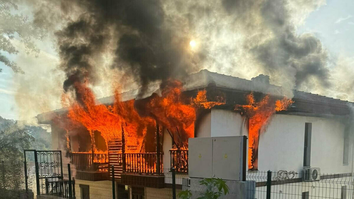 muglada evi atese verip 2 jandarmayi bicakla yaraladi vurularak etkisiz hale getirildi hh5hFOhS.jpg