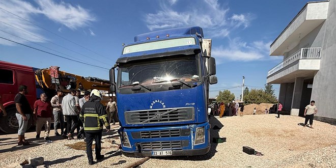 tir lastigini degistirirken aracin altinda kaldi yasamini yitirdi TatRnZCF.jpg