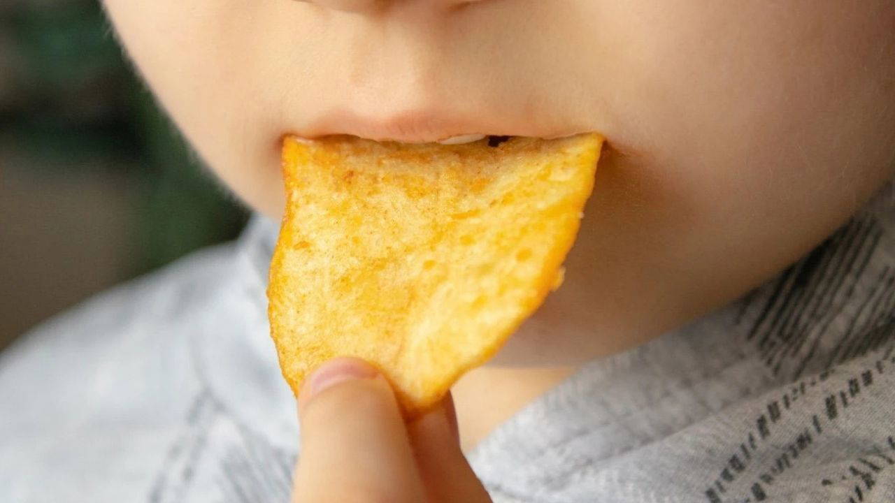 Mutfaktaki Tehlike: Günlük Cips Tüketimi Demans Riskini Artırıyor!