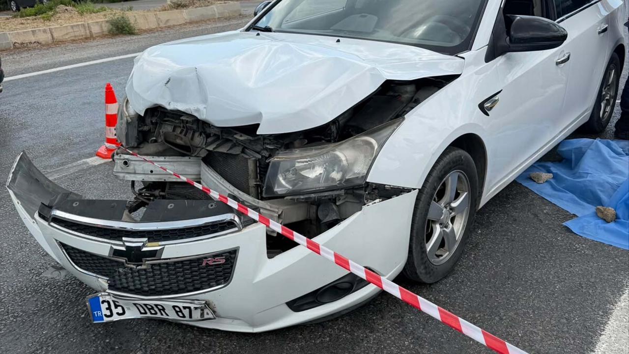 İzmir’de iki araç çarpıştı: Ölü ve yaralılar var Haber gorseli