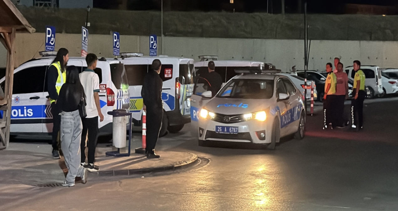 Eskişehir’de ihtara uymayıp kaçan motosikletli, bekçiye çarptı! Img