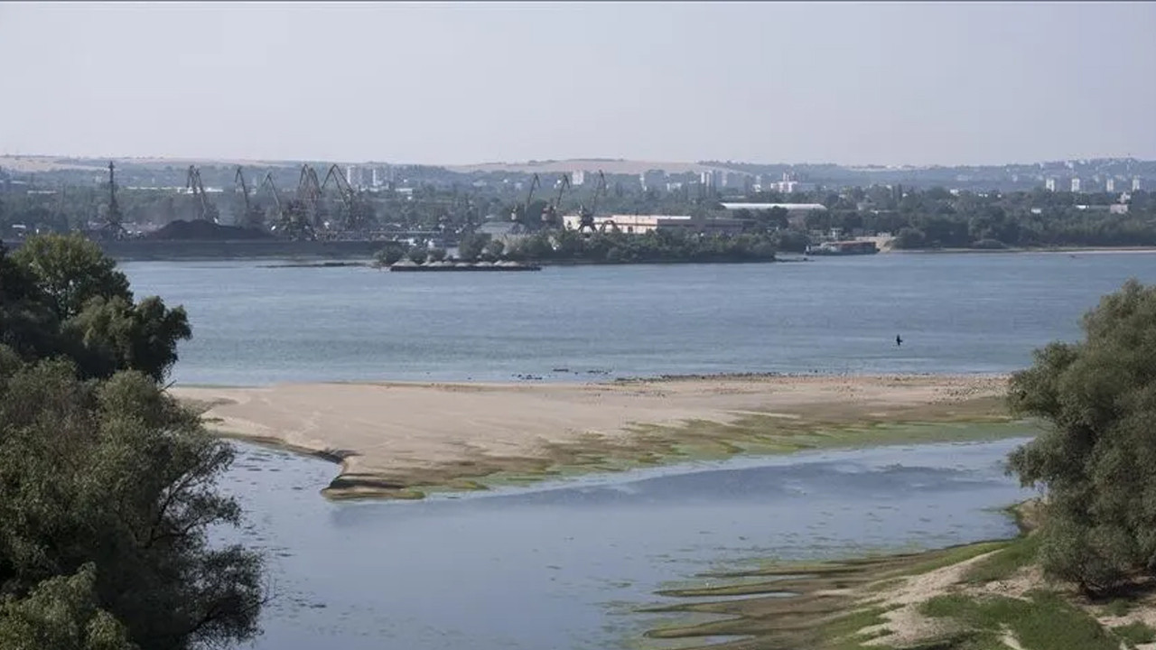 Tuna Nehri kuruyor: Avrupa’da su seviyesi son 30 yılın en düşük seviyesine geriledi Tuna nehri kuruyor avrupada su seviyesi son 30 yilin en dusuk seviyesine geriledi 2q6ELmpU